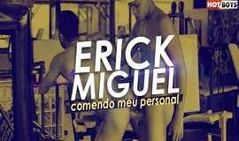 Erick Dotadão comendo o cu do Personal na academia - Brasileiro Sem Camisinha