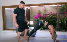 Bella Atrix dando para o professor de Yoga Victor Hugo - Brasileiro - Mulher Trans