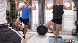 Benvi and Jordan Starr – Stealthy Yoga Flip Fuck