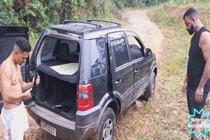 Pediu para o cabloco trocar o pineu