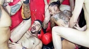 Jupiter Colt, Stid Lopez, Dani Montenegro, George Duboiss, Perro Crespo & Viktor Rom – Red Sofa Orgy: Orgia en Sillon Rojo