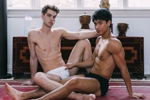 Oliver Carter barebacks Luca Knight