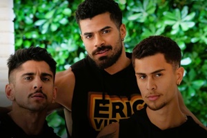 Carlos Martinez, Evandro, Lucas Mancinni – Bunda grande precisa de pau grande